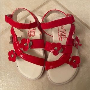 Toddler girls red & silver flower petal patent leather Velcro sandals - Size 5